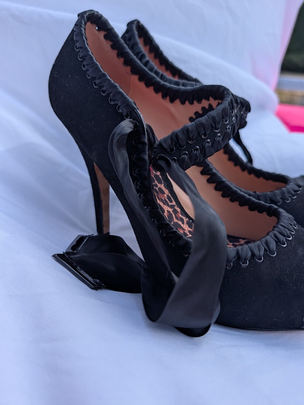 Vintage Betsey Johnson Calandra Black Bow Tie Heels - Picture 7 of 12